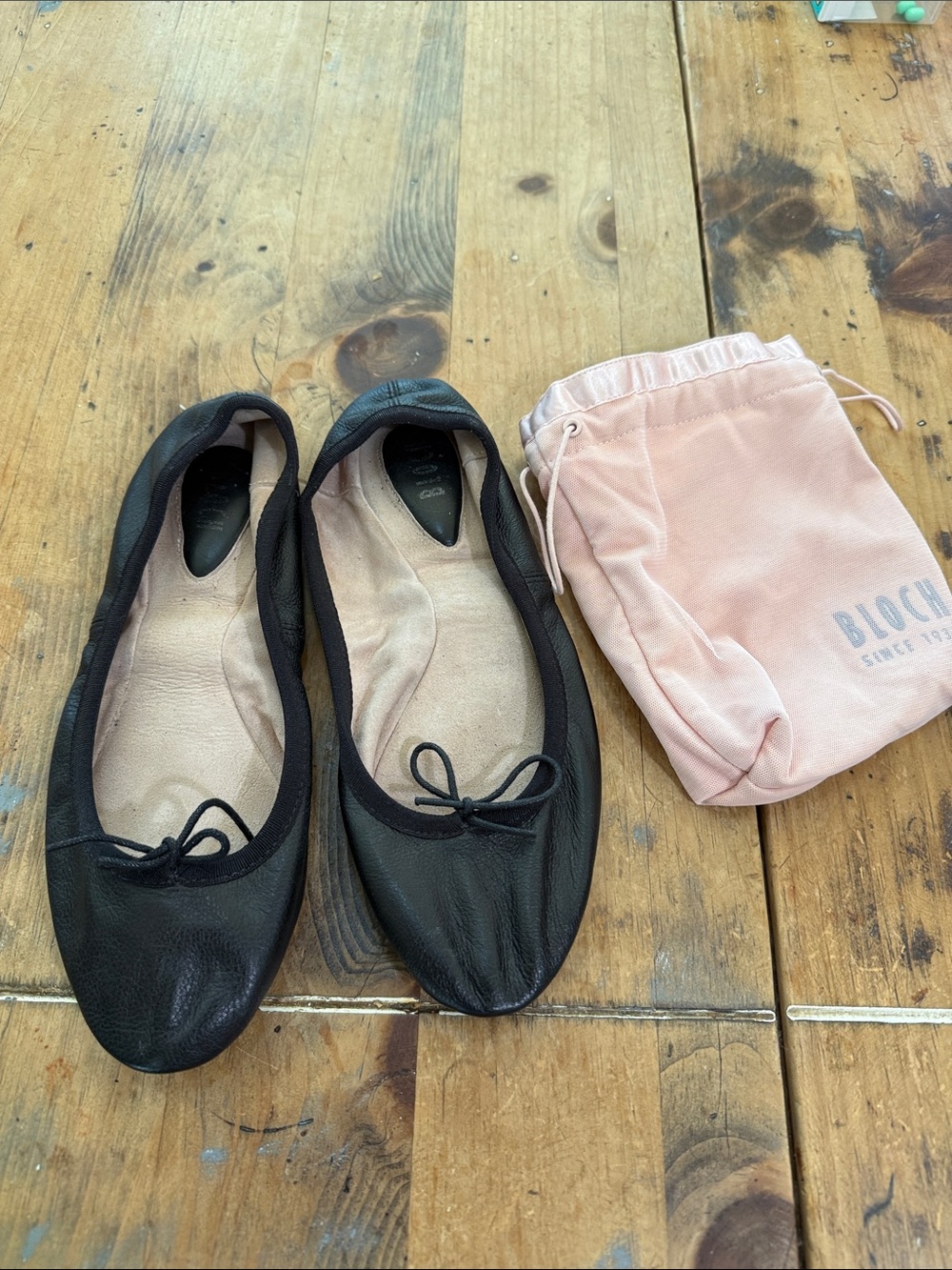 BLOCH Black Leather Classic Ballet Flats Size 39.5 EU With Dust Bag